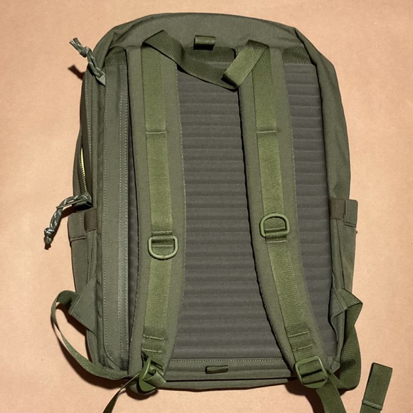 Topo Designs 20L Tech Daypack Olive - Picture 7 of 12